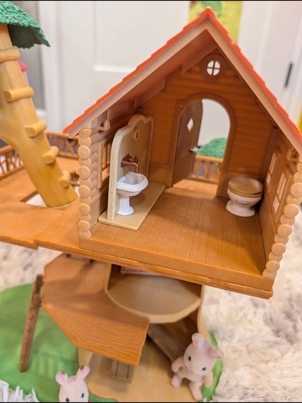 CALOCO CRITTERS Woodland Adventure Tree House Playset House And Accessories
